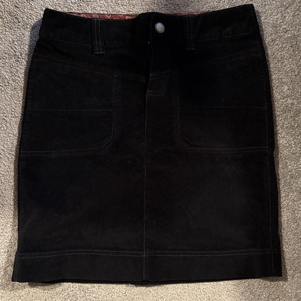 Athleta Black Goth Velveteen Pencil Mini Skirt. Size 6